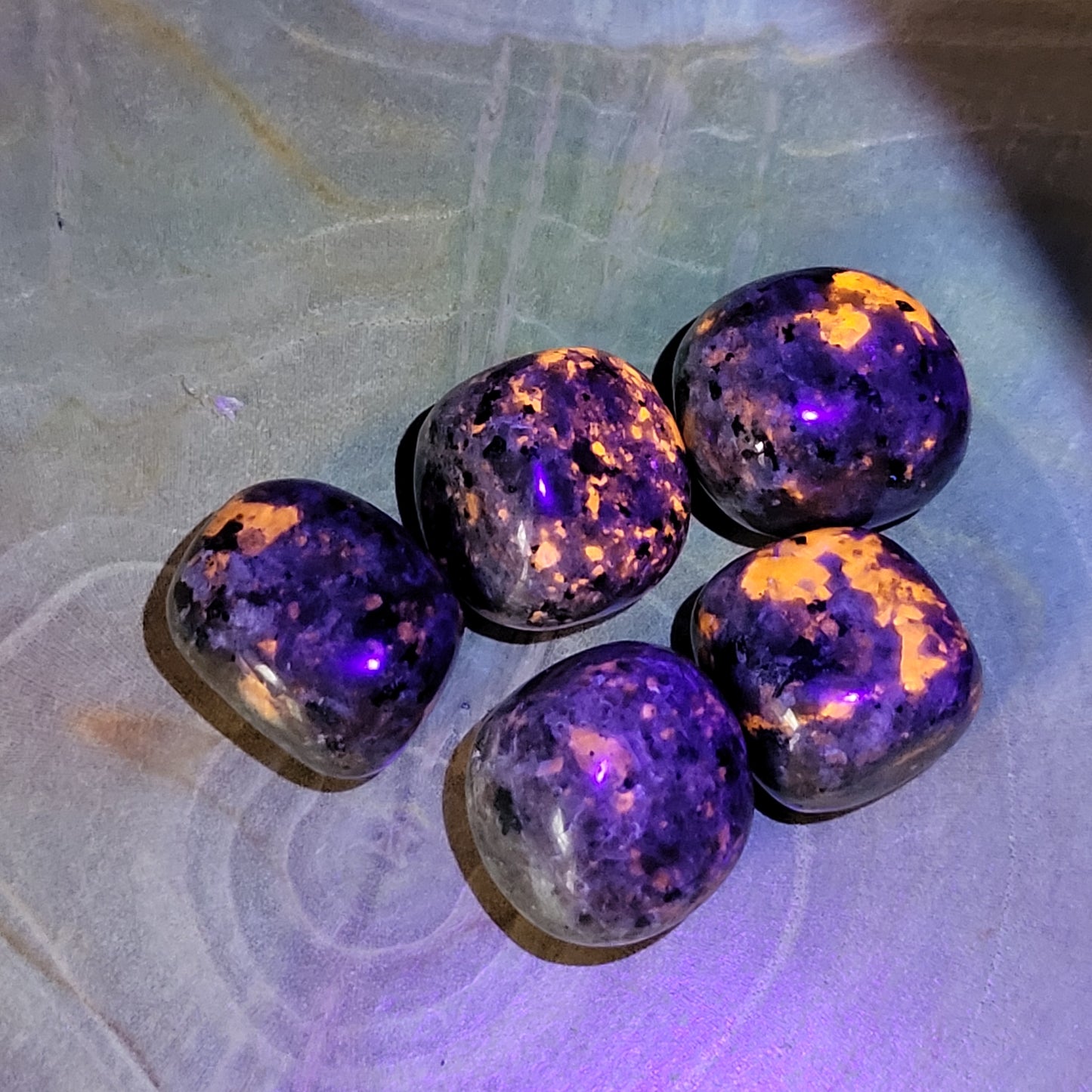 YOOPERLITE EN PETITES PIERRES POLIES ET BRUTES