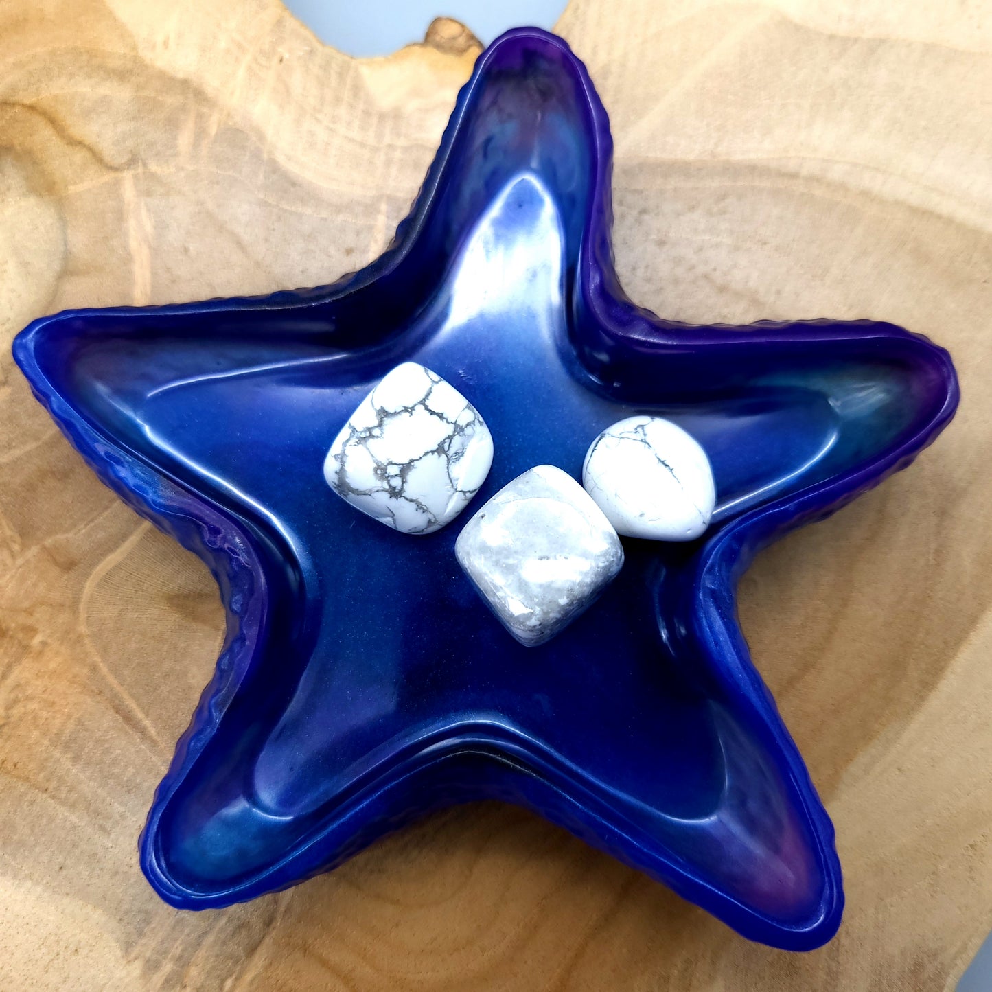 HOWLITE BLANCHE EN PETITES PIERRES POLIES ET BRUTES