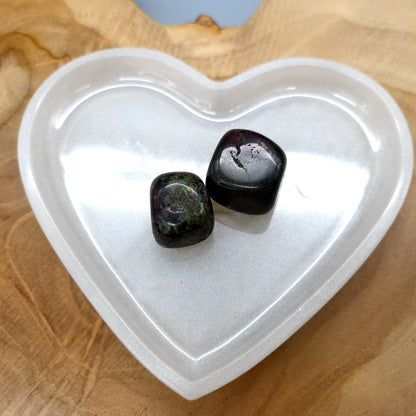 JASPE SANG DE DRAGON EN PETITES PIERRES POLIES ET BRUTES