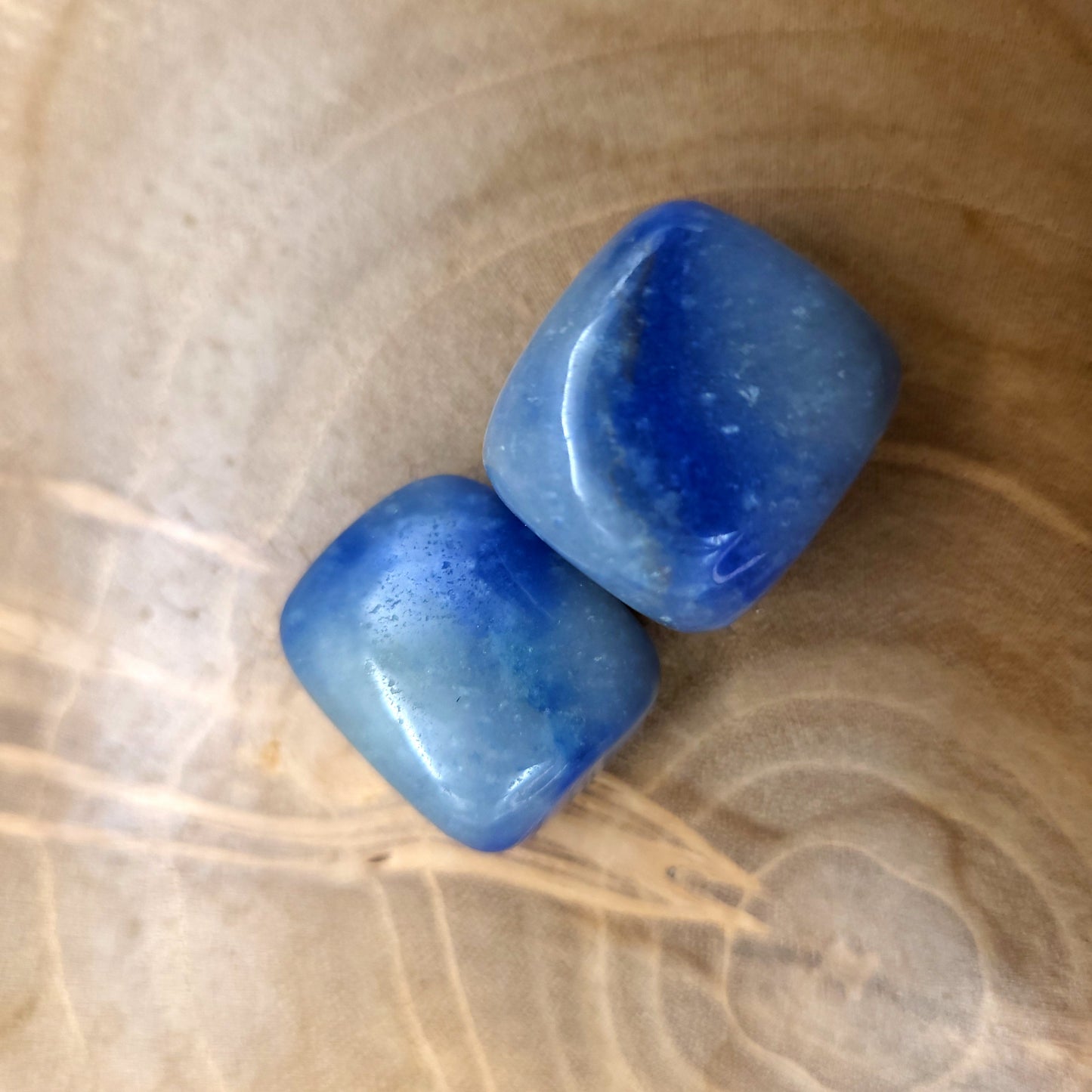 AVENTURINE BLEUE EN PETITES PIERRES POLIES ET BRUTES