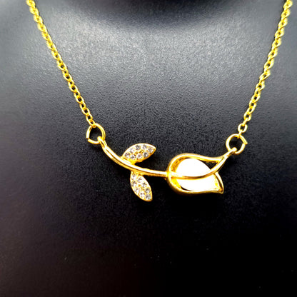 CHAINE DORÉE + FLEUR ROSE + STRASS + BILLE FLUORESCENTE - BIJOU FANTAISIE