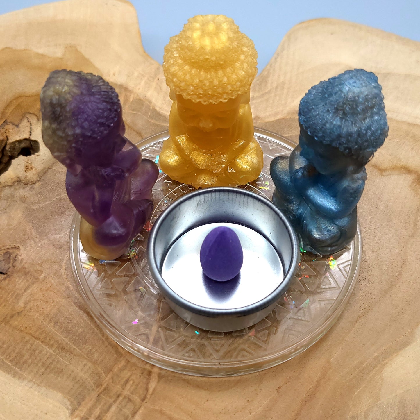 DÉCORATIONS " 6 en 1 "  LOT 3 BOUDDHAS + SOCLE MANDALA EN RÉSINE + COUPELLE EN MÉTAL & BOUGIE -  LOTS AU CHOIX UNIQUES, ARTISANAUX & ORIGINAUX