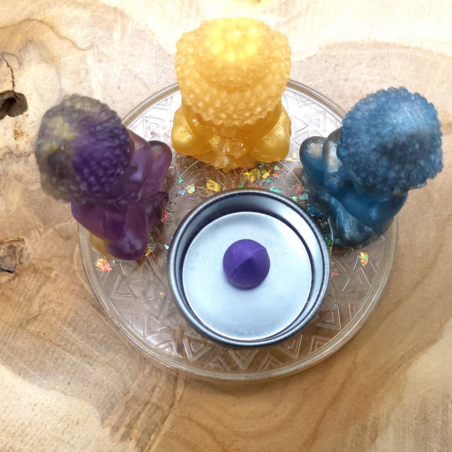 DÉCORATIONS " 6 en 1 "  LOT 3 BOUDDHAS + SOCLE MANDALA EN RÉSINE + COUPELLE EN MÉTAL & BOUGIE -  LOTS AU CHOIX UNIQUES, ARTISANAUX & ORIGINAUX