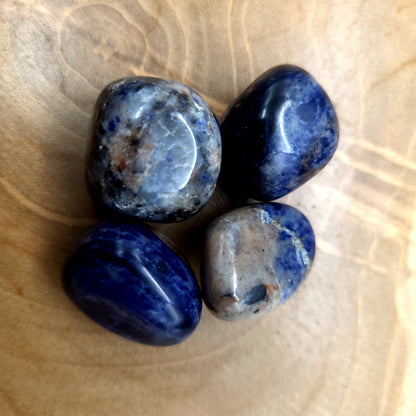 SODALITE EN PETITES PIERRES POLIES ET BRUTES