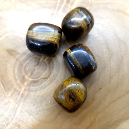 OEIL DU TIGRE EN PETITES PIERRES POLIES ET BRUTES