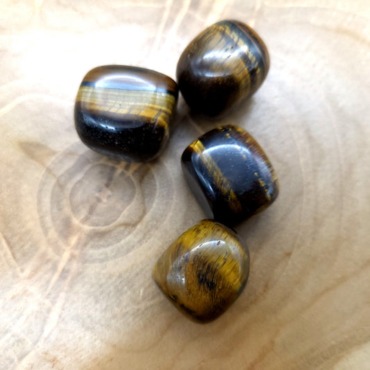 OEIL DU TIGRE EN PETITES PIERRES POLIES ET BRUTES