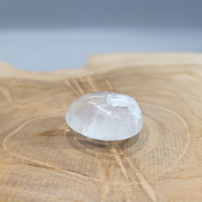 CRISTAL DE ROCHE + DEMI GÉODE + PIERRES BRUTES ET POLIES