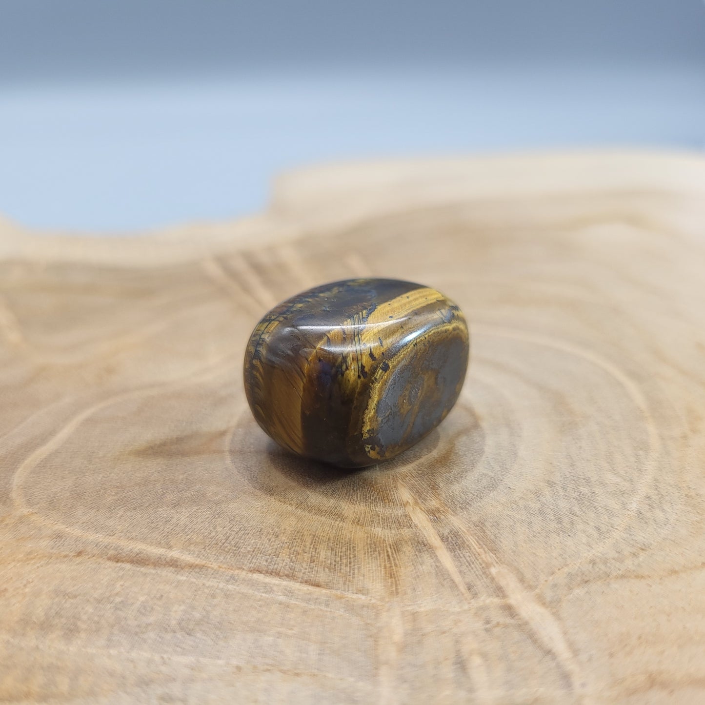 OEIL DU TIGRE EN PETITES PIERRES POLIES ET BRUTES