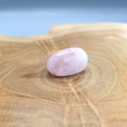 QUARTZ ROSE EN PETITES PIERRES POLIES ET BRUTES