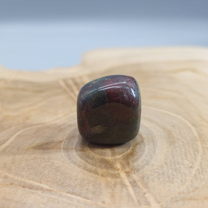 JASPE SANG DE DRAGON EN PETITES PIERRES POLIES ET BRUTES