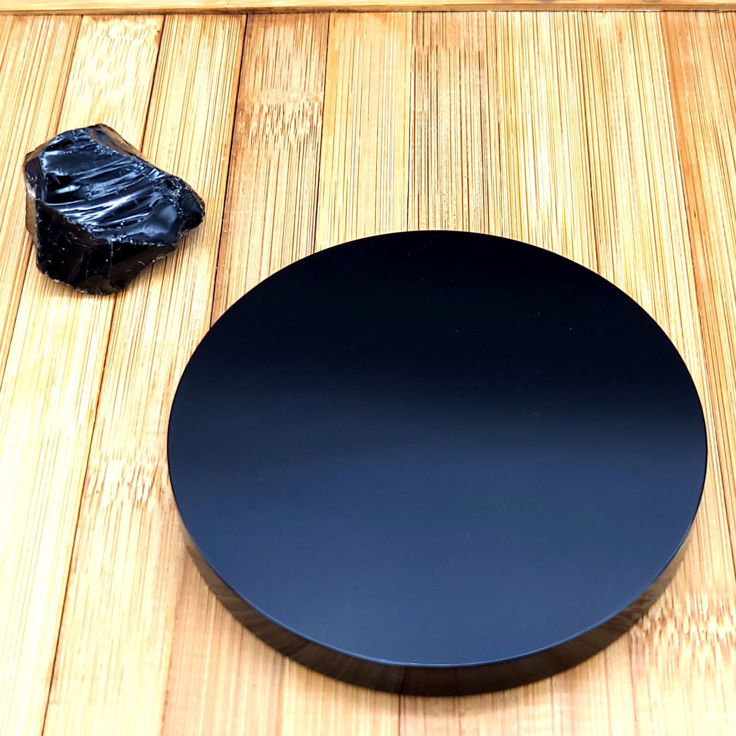 DISQUE MIROIR ROND en PIERRE OBSIDIENNE NOIRE + SUPPORT – ORIGINAL, UNIQUE & ARTISANAL