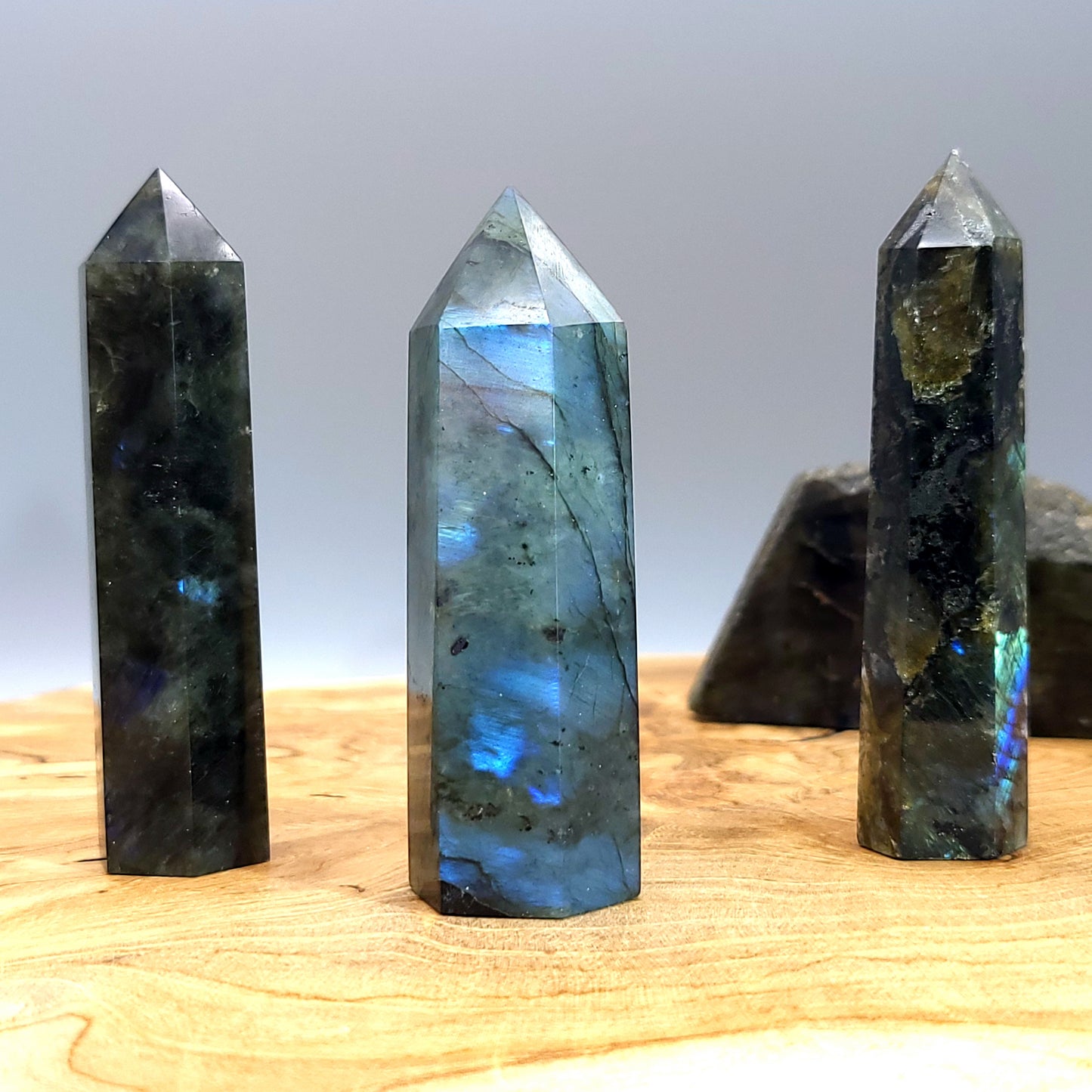 TOUR en POINTE EN PIERRE LABRADORITE - UNIQUE & ARTISANALE