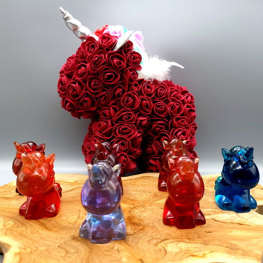 DÉCORATION LICORNE 3D EN RÉSINE - DIVERS COLORIS A REFLETS UNIQUES, ARTISANAUX & ORIGINAUX AU CHOIX