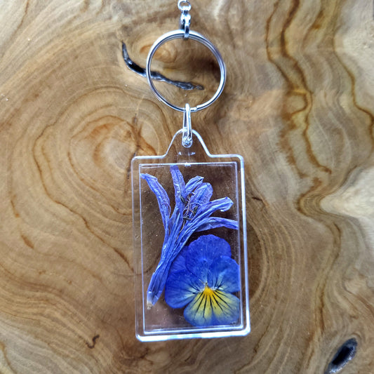MAGNIFIQUES PORTE-CLÉS DE VRAIES FLEURS SÉCHÉES - UNIQUES, ORIGINAUX & ARTISANAUX