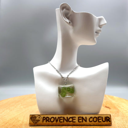 DIVERS COLLIERS + PENDENTIFS DE VRAIS TRÈFLES à 4 FEUILLES SOUS VERRE - UNIQUES, ORIGINAUX & ARTISANAUX