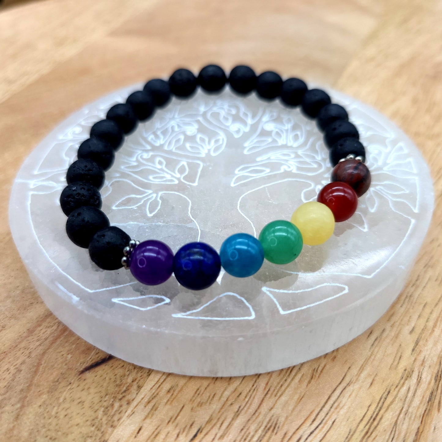 BRACELETS À ÉLASTIQUES EN PIERRES DE LAVE + 7 CHAKRAS - 2 TAILLES AU CHOIX - BIJOUX ARTISANAUX, UNIQUES & ORIGINAUX