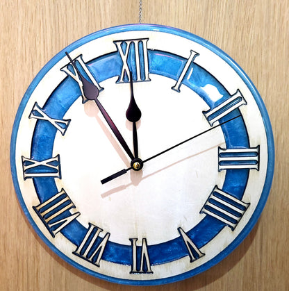 HORLOGE MURALE RONDE BLEUE VINTAGE EN BOIS & RÉSINE - DÉCORATION ARTISANALE, UNIQUE & ORIGINALE