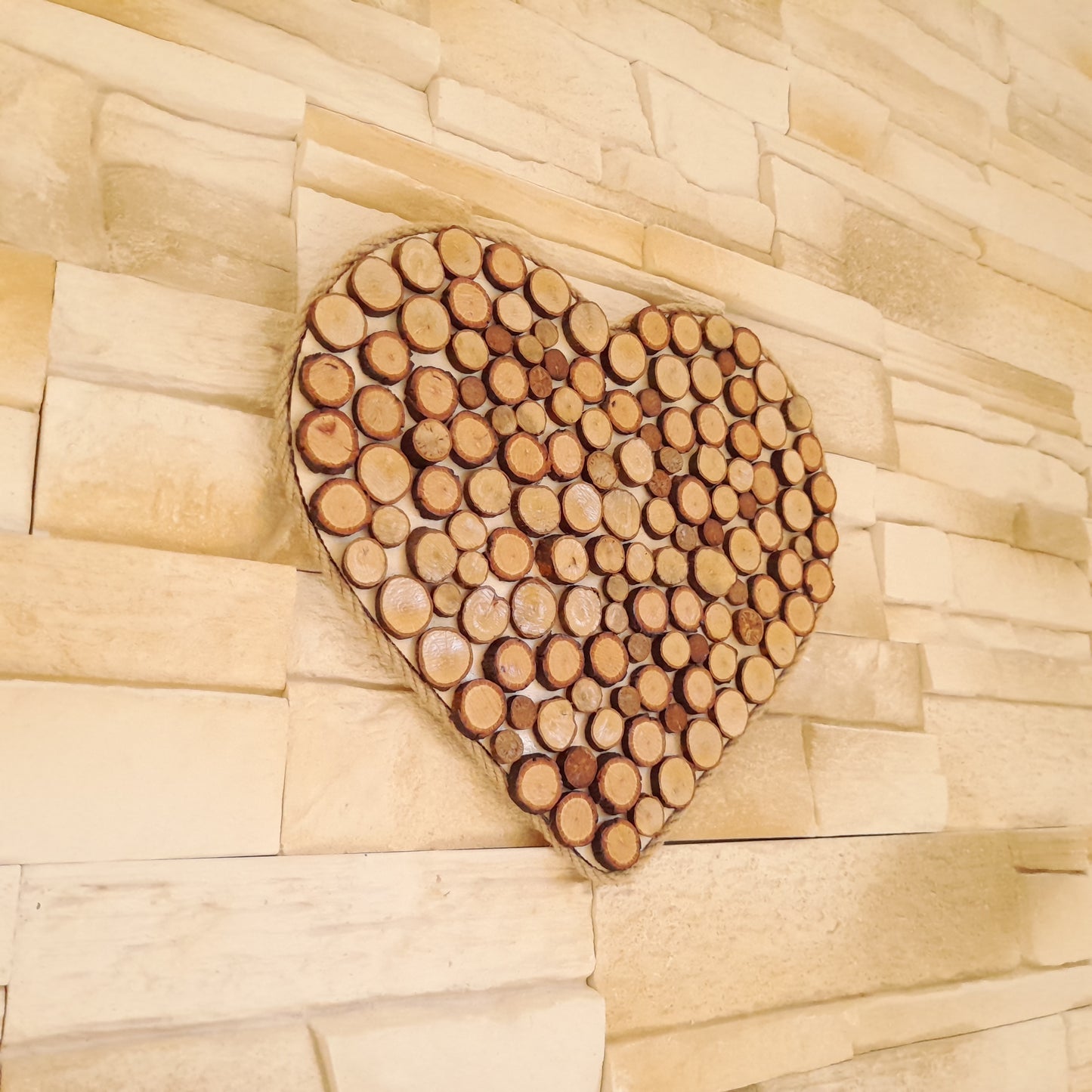 TABLEAU COEUR EN RELIEF EN RONDINS DE BOIS - MODÈLE N°1 - DÉCORATION UNIQUE, ORIGINALE et ARTISANALE