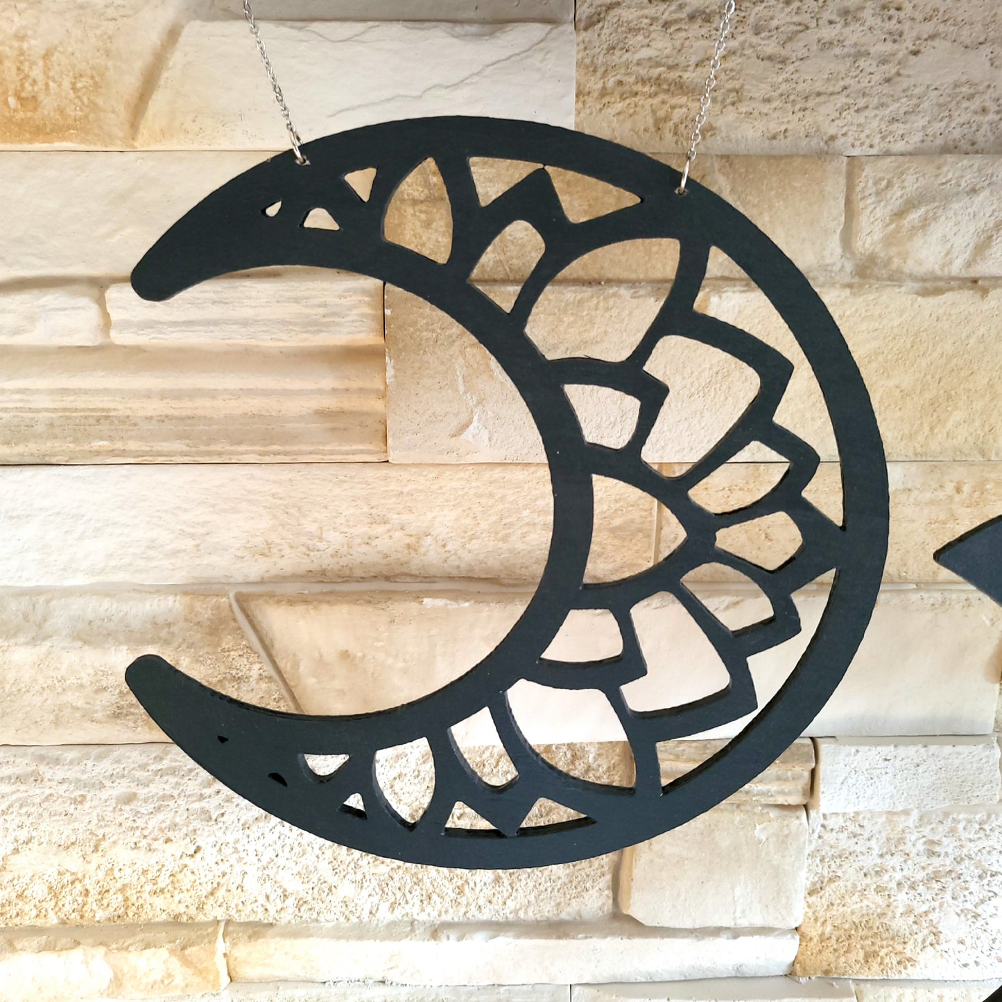 GRANDE SUSPENSION MURALE DE 5 PHASES DE LA LUNE + LOTUS SUR UNE BRANCHE D’ARBRE EN CADE - DÉCORATION ARTISANALE, UNIQUE & ORIGINALE