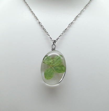 DIVERS COLLIERS + PENDENTIFS DE VRAIS TRÈFLES à 4 FEUILLES SOUS VERRE - UNIQUES, ORIGINAUX & ARTISANAUX