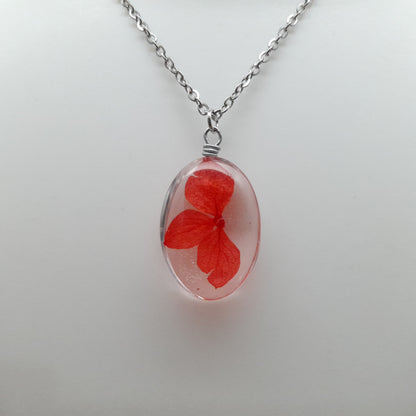 DIVERS COLLIERS + PENDENTIFS DE VRAIES FLEURS SOUS VERRE - UNIQUES, ORIGINAUX & ARTISANAUX