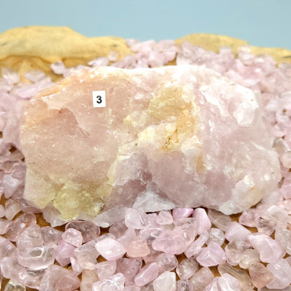 GRANDES PIERRES EN QUARTZ ROSE - BRUTES, SEMI-PRÉCIEUSES & UNIQUES AU CHOIX