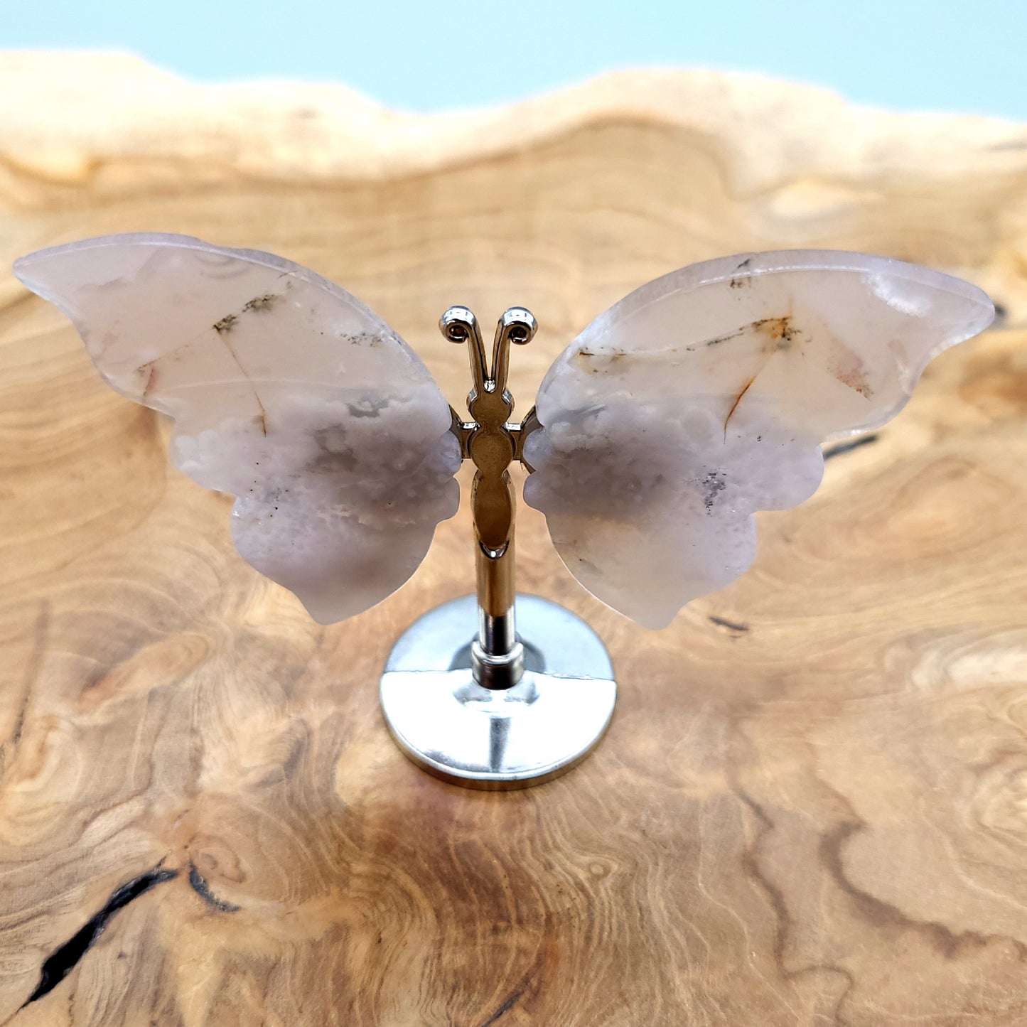 PAPILLON MOYEN EN PIERRE D' AGATE FLEUR N°8 SUR SOCLE EN MÉTAL - DÉCORATION ARTISANALE, ORIGINALE & UNIQUE