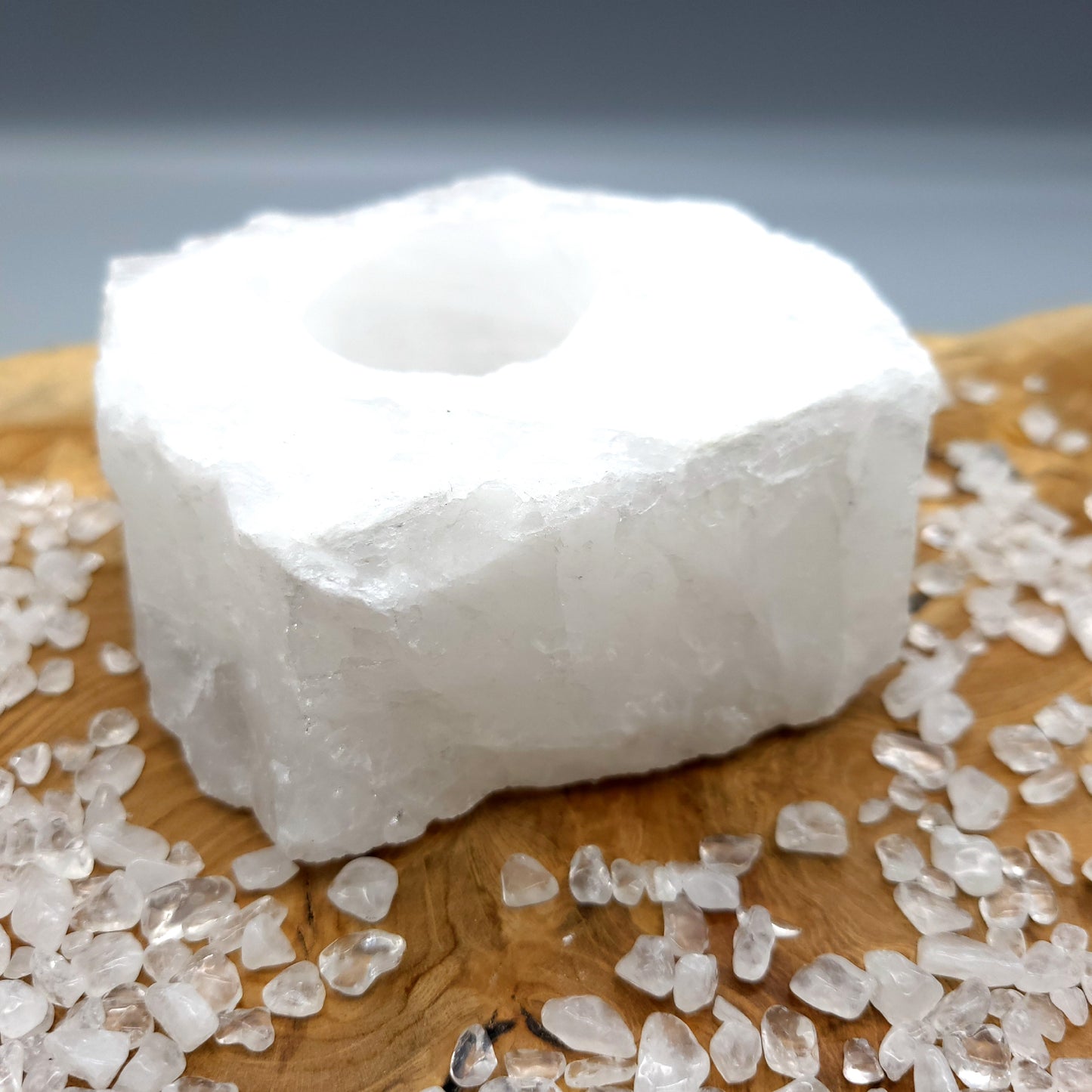 GRANDE SCULPTURE SUPPORT À BOUGIES EN QUARTZ BLANC - UNIQUE, ORIGINALE & ARTISANALE