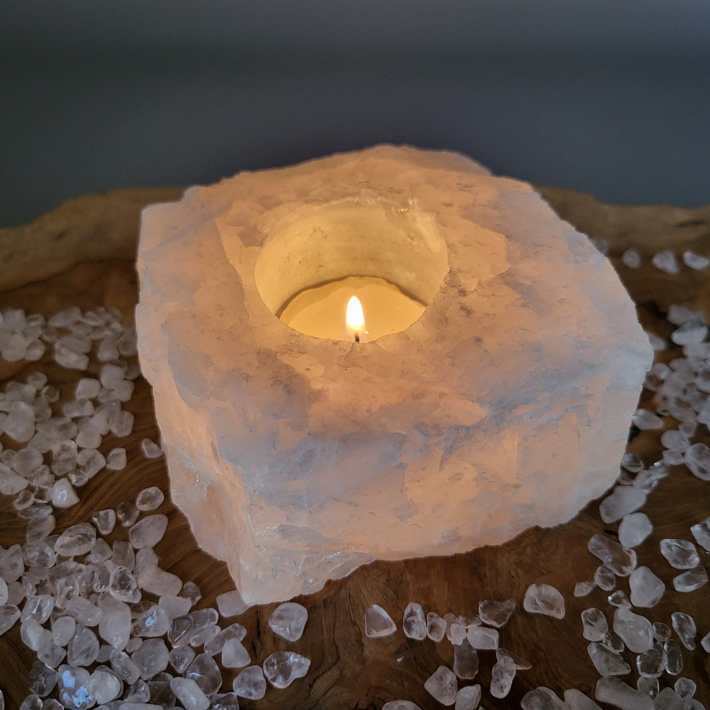 GRANDE SCULPTURE SUPPORT À BOUGIES EN QUARTZ BLANC - UNIQUE, ORIGINALE & ARTISANALE