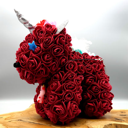 DÉCORATION " 2 EN 1 " SUBLIME LICORNE 3D ROUGE & MULTICOLORES + BIJOU COLLIER FANTAISIE - UNIQUE, ORIGINAL & ARTISANAL