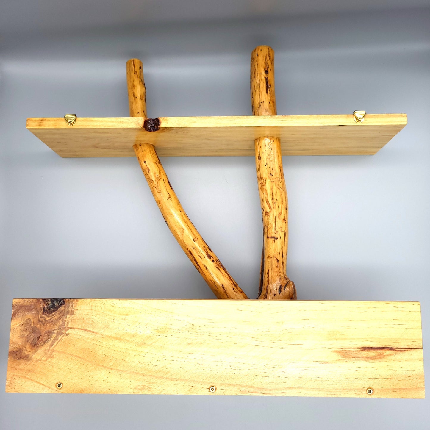 ÉTAGÈRE TROMPE L'OEIL AVEC TRONC EN BOIS DE CADE + 2 TABLETTES - MODÈLE ÉCOLO, ARTISANAL, ORIGINAL & UNIQUE