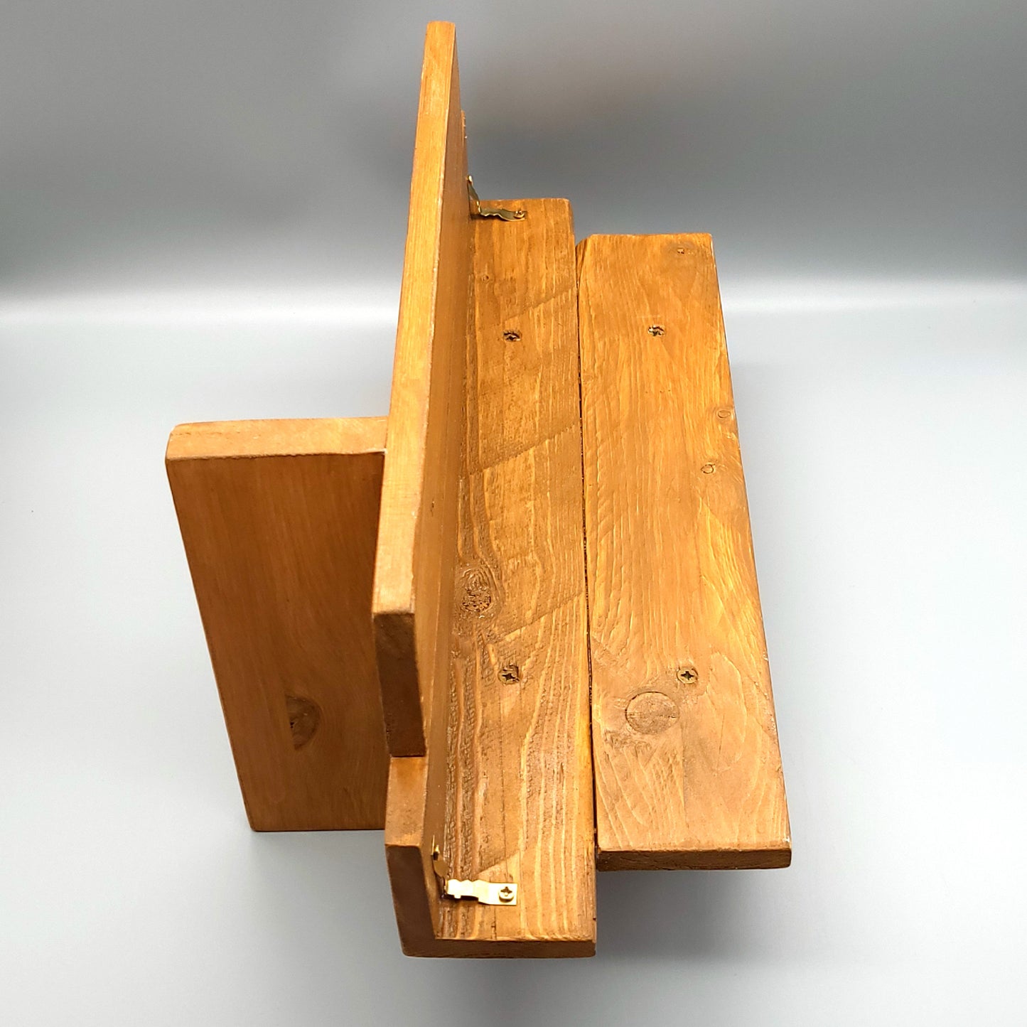 GRANDE ÉTAGÈRE D'ANGLE EXTÉRIEUR EN BOIS DE PIN AVEC 2 TABLETTES - MODÈLE ÉCOLO, ARTISANAL, ORIGINAL & UNIQUE