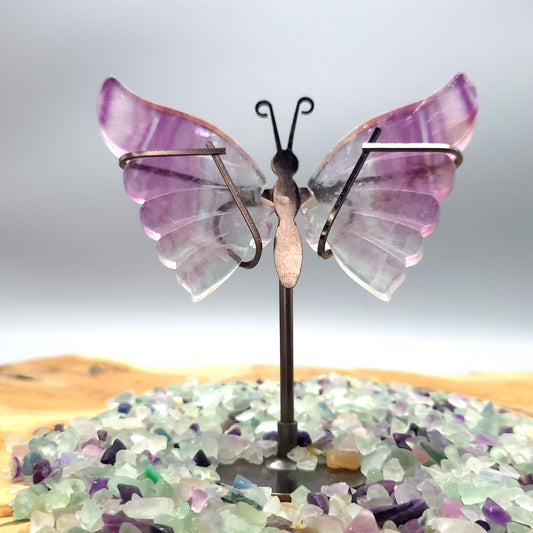 GRAND PAPILLON EN PIERRE DE FLUORITE N°9  SUR SOCLE EN MÉTAL - DÉCORATION ARTISANALE, ORIGINALE & UNIQUE