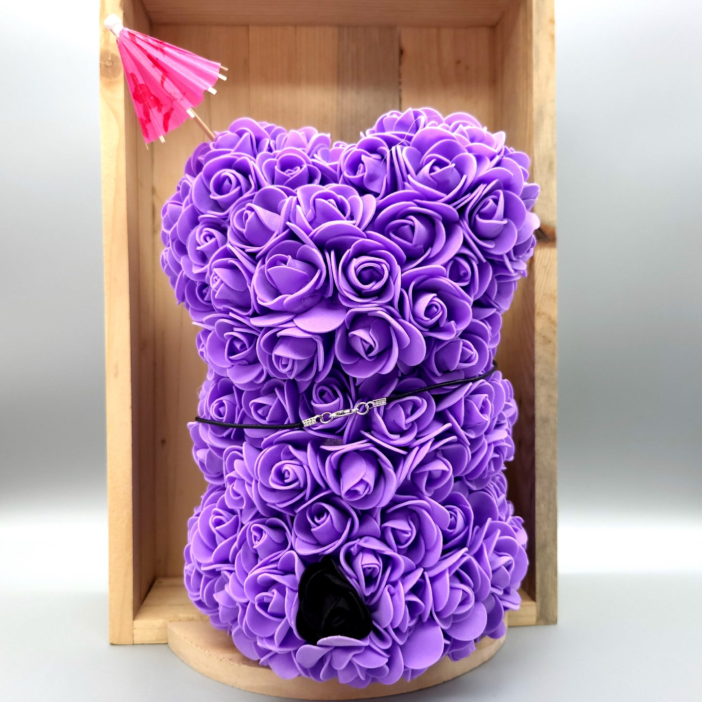 DÉCORATION " 2 EN 1 " JOLI OURSON 3D PROVENCE VIOLET + BIJOU COLLIER FANTAISIE - UNIQUE, ORIGINAL & ARTISANAL