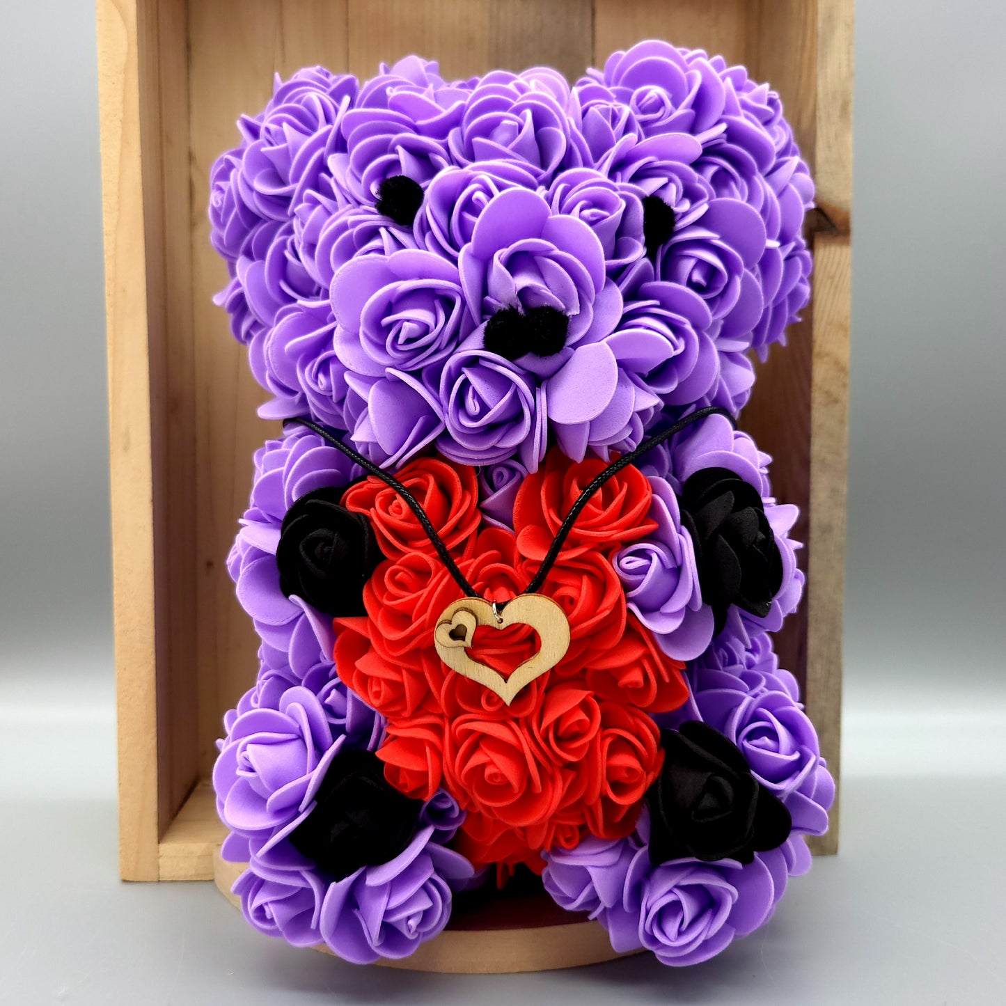 DÉCORATION " 2 EN 1 " OURSON 3D AMOUREUX AU GRAND COEUR + BIJOU COLLIER FANTAISIE - UNIQUE, ORIGINAL & ARTISANAL