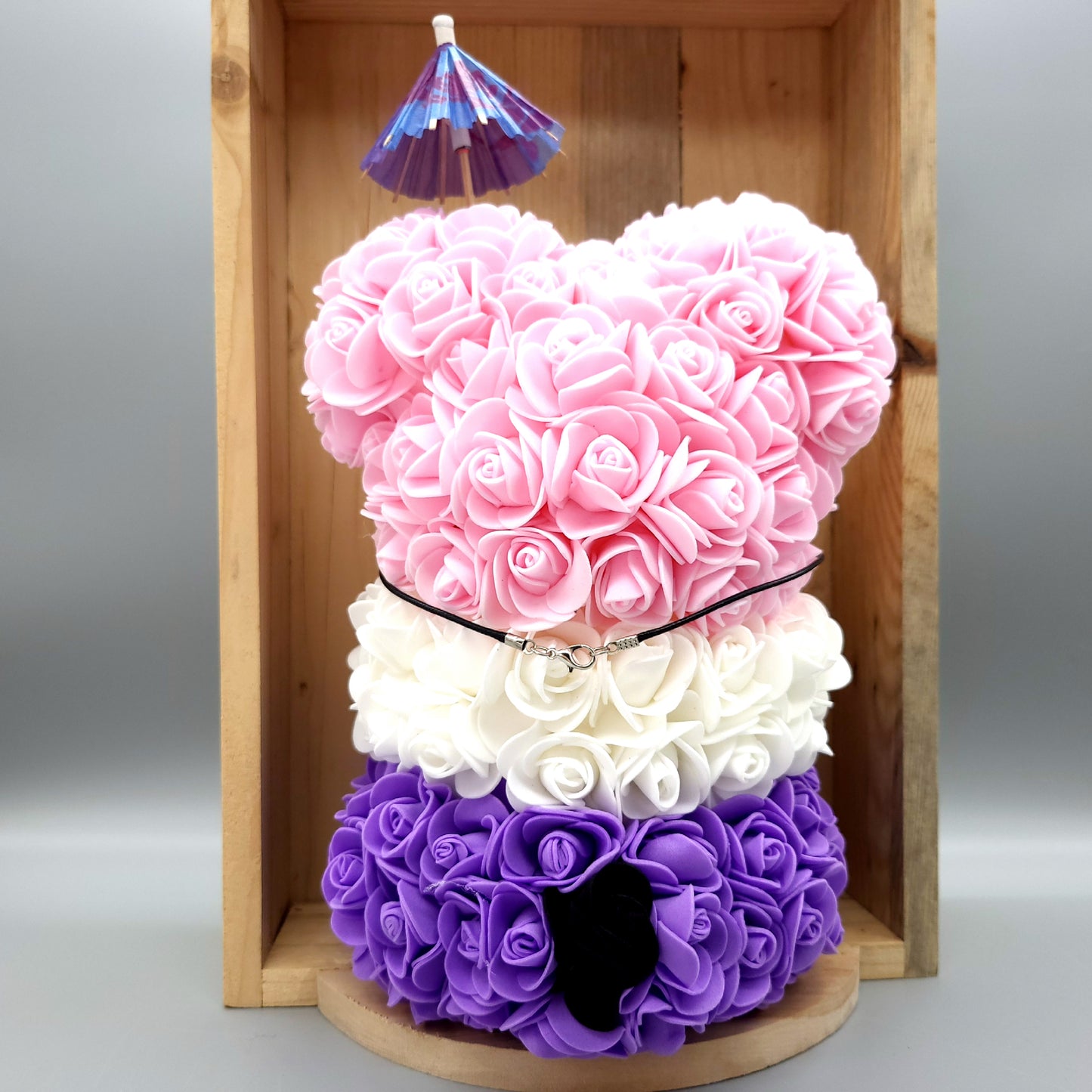 DÉCORATION " 2 EN 1 " OURSON 3D ROSE, VIOLET & BLANC + BIJOU COLLIER FANTAISIE - UNIQUE, ORIGINAL & ARTISANAL