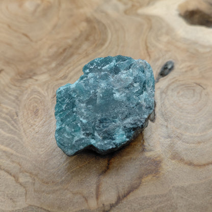 APATITE BLEUE EN PETITES PIERRES POLIES ET/OU BRUTES