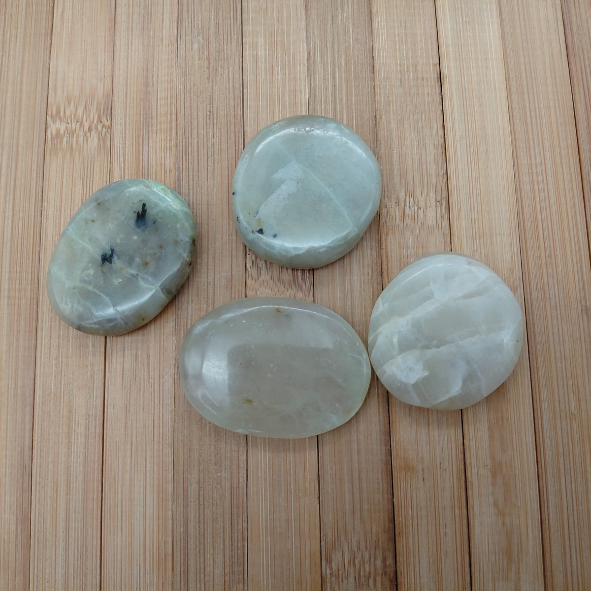 PIERRE DE LUNE BEIGE EN PETITES PIERRES POLIES ET/OU BRUTES