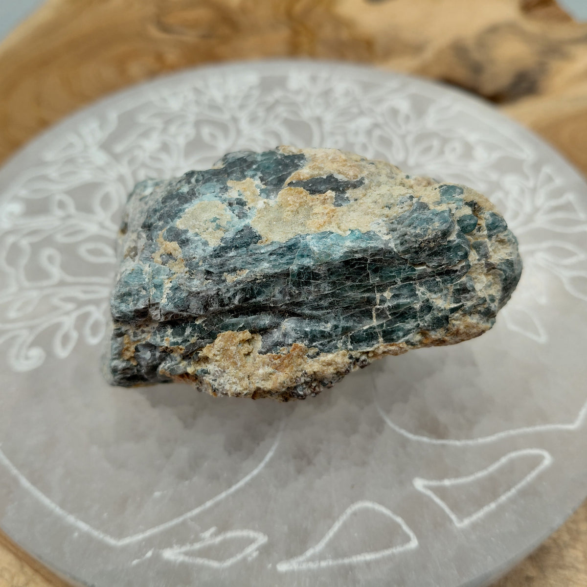 APATITE BLEUE EN PETITES PIERRES POLIES ET/OU BRUTES
