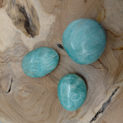 AMAZONITE VERTE EN PETITES PIERRES POLIES ET/OU BRUTES