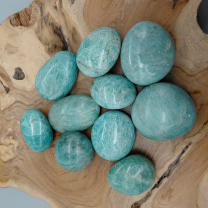 AMAZONITE VERTE EN PETITES PIERRES POLIES ET/OU BRUTES