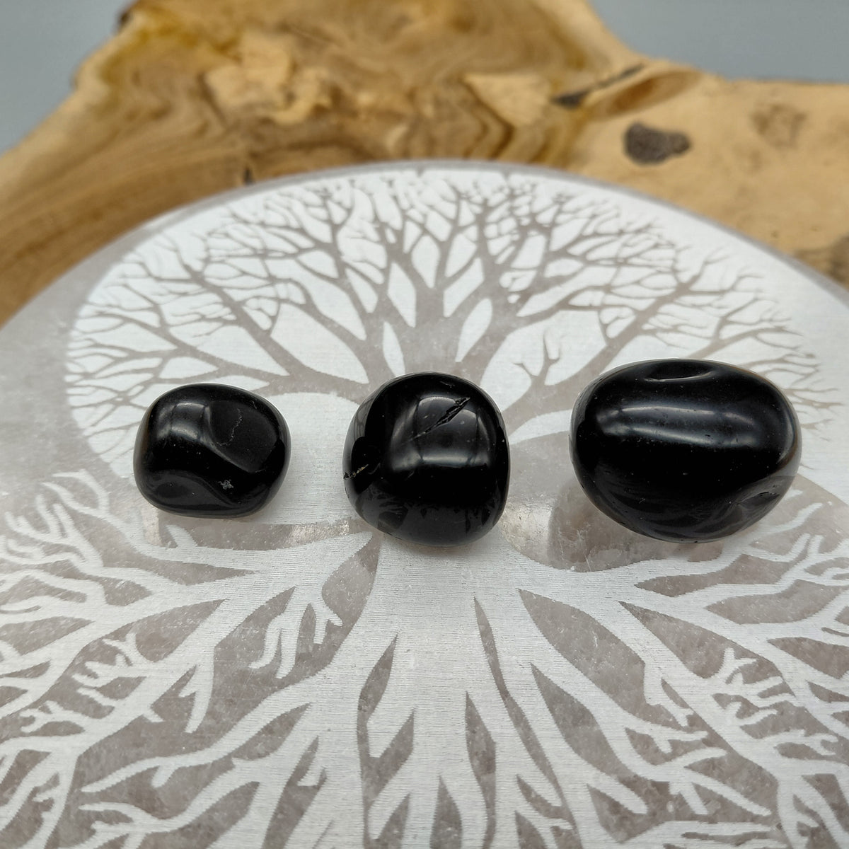 BLACK OBSIDIAN IN SMALL POLISHED AND RAW STONES