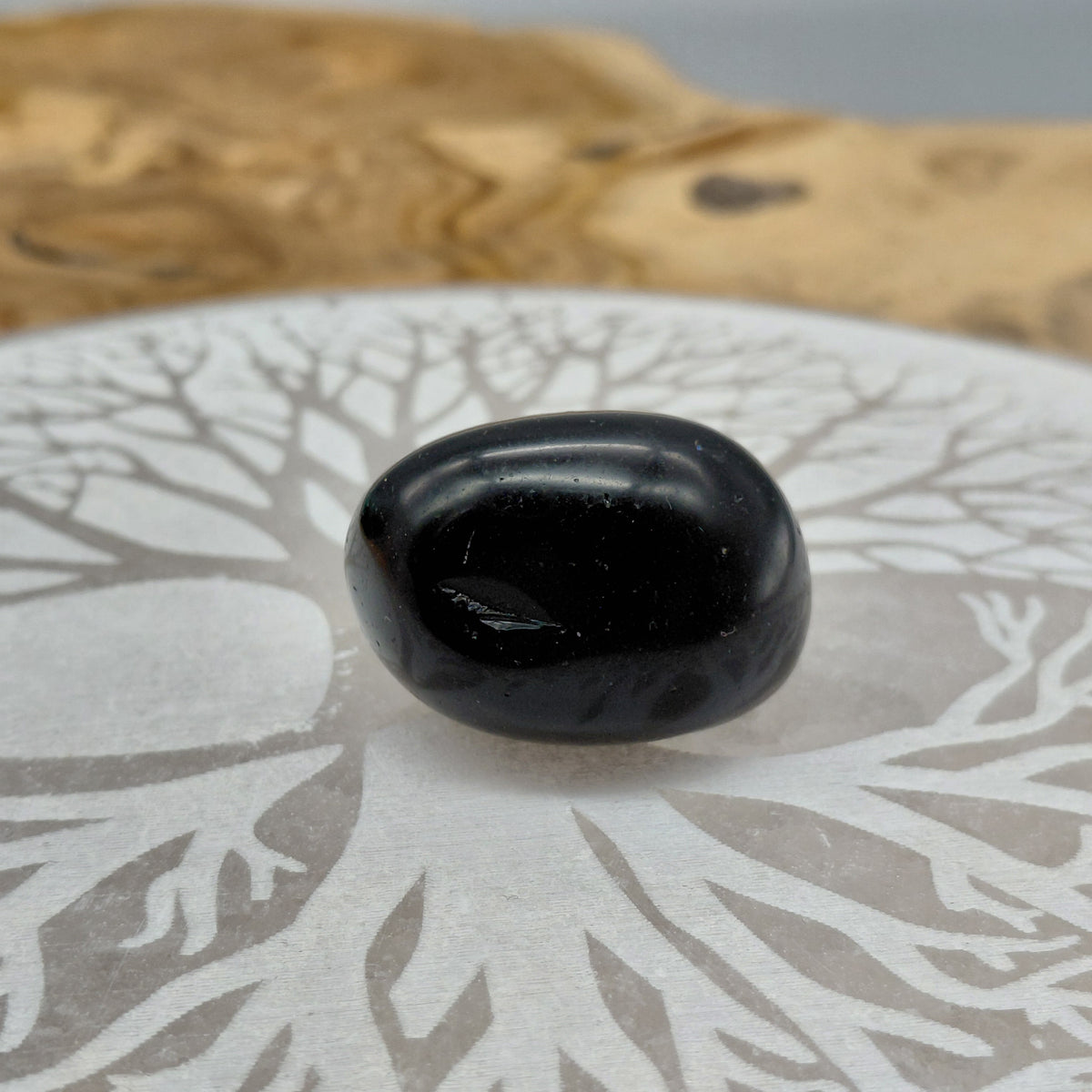 BLACK OBSIDIAN IN SMALL POLISHED AND RAW STONES