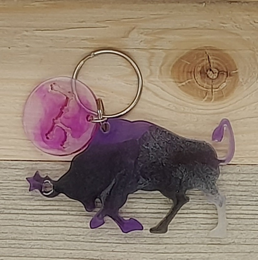 PORTES CLÉS " VIOLETS NOIRS " SIGNES ASTROLOGIQUES DU ZODIAQUE + CONSTELLATIONS - BIJOUX DE SAC FANTAISIES ORIGINAUX, UNIQUES & ARTISANAUX