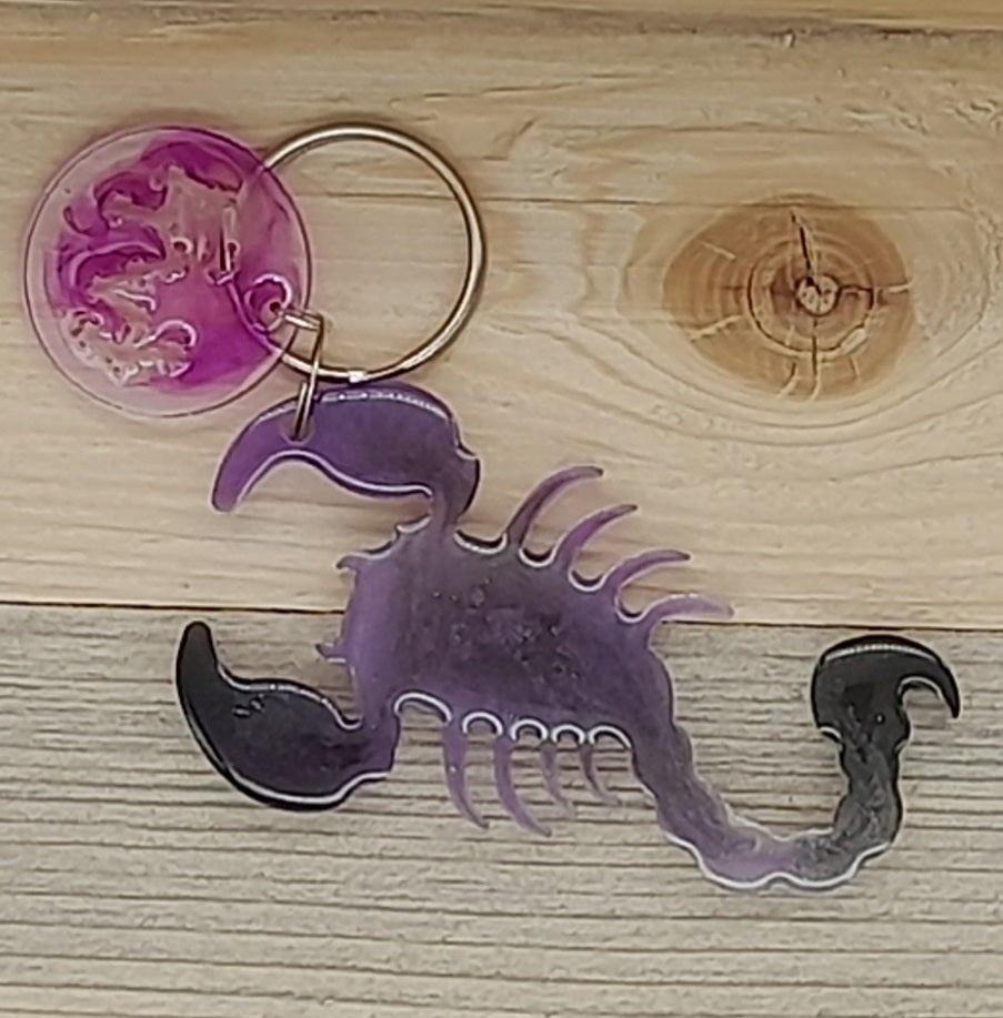 PORTES CLÉS " VIOLETS NOIRS " SIGNES ASTROLOGIQUES DU ZODIAQUE + CONSTELLATIONS - BIJOUX DE SAC FANTAISIES ORIGINAUX, UNIQUES & ARTISANAUX