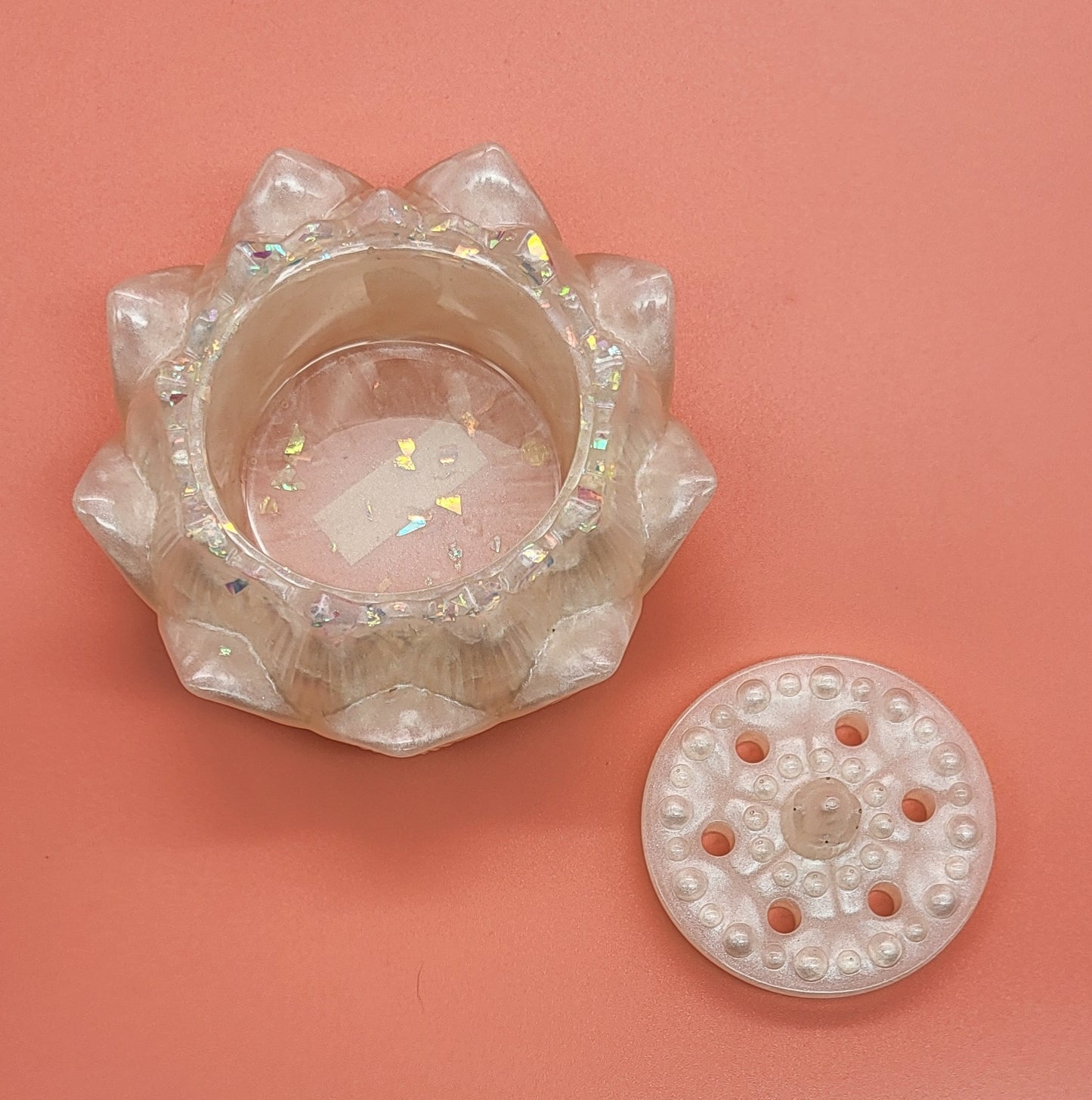 SUPPORTS À ENCENS ET BOUGIES " FLEURS LOTUS ZEN " + COUVERCLE A TROUS  – BOITES + DÉCORATIONS ARTISANALES, UNIQUES & ORIGINALES AU CHOIX