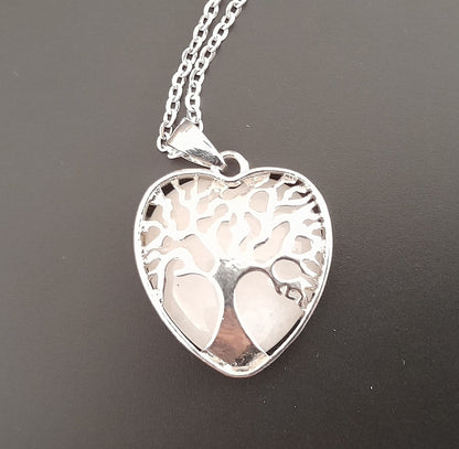 COLLIERS + PENDENTIFS COEURS + ARBRES DE VIE EN PIERRE QUARTZ BLANC - BIJOUX ARTISANAUX, UNIQUES & ORIGINAUX