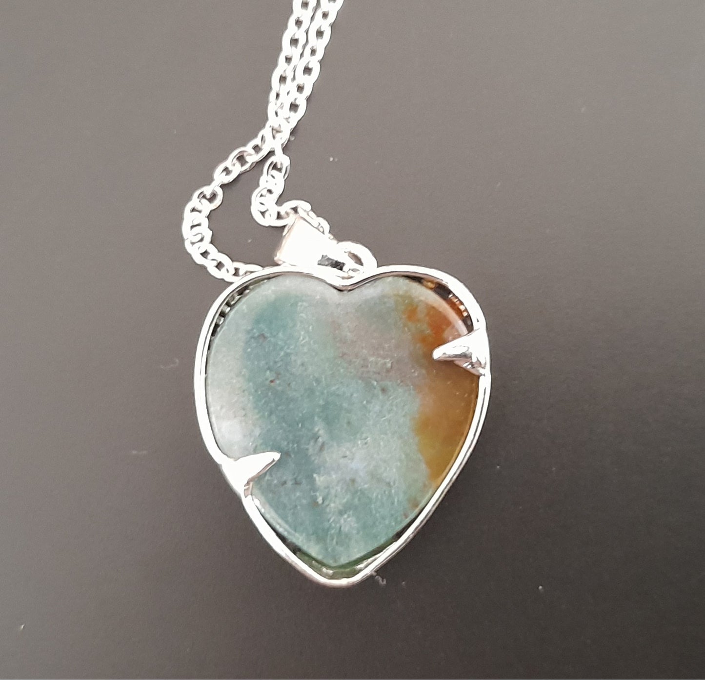 COLLIERS + PENDENTIFS COEURS + ARBRES DE VIE EN PIERRE FLUORITE - BIJOUX ARTISANAUX, UNIQUES & ORIGINAUX