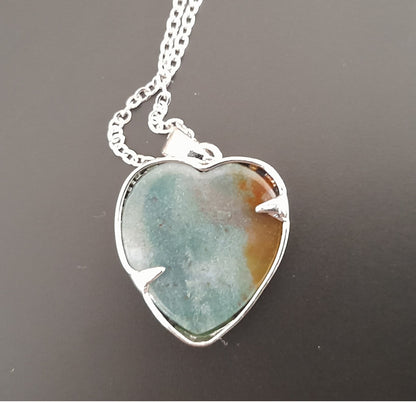 COLLIERS + PENDENTIFS COEURS + ARBRES DE VIE EN PIERRE FLUORITE - BIJOUX ARTISANAUX, UNIQUES & ORIGINAUX