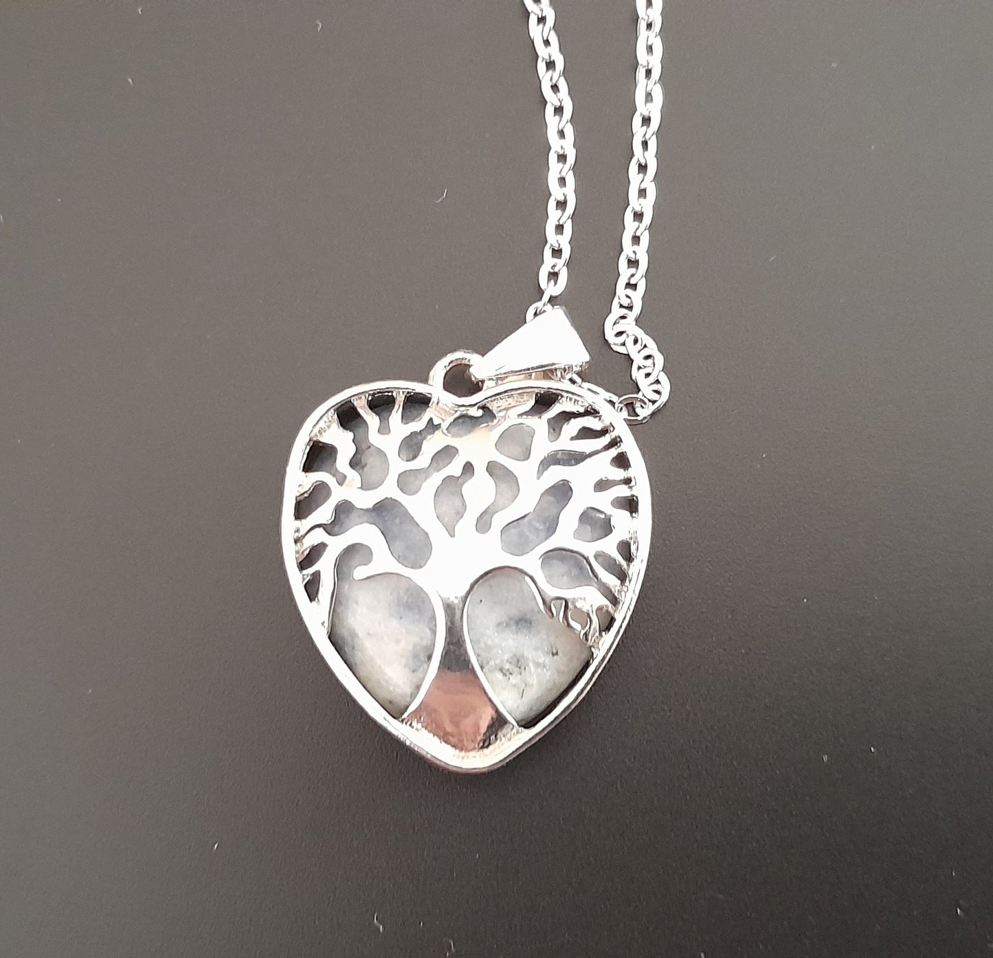 COLLIERS + PENDENTIFS COEURS + ARBRES DE VIE EN PIERRE SODALITE - BIJOUX ARTISANAUX, UNIQUES & ORIGINAUX